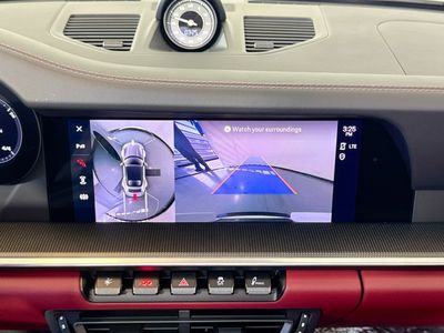 2023 Porsche 911 — photo 18 view
