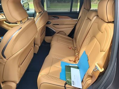 2025 Jeep Grand Cherokee - Photo 14
