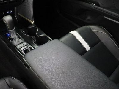 2026 Toyota Camry FWD - Photo 17
