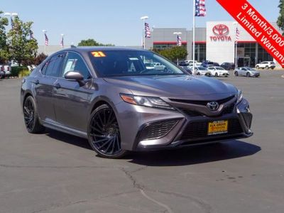 2021 Toyota Camry - Photo 2