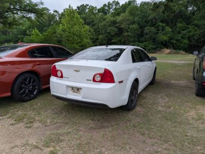 2011 Chevrolet Malibu - Photo 2