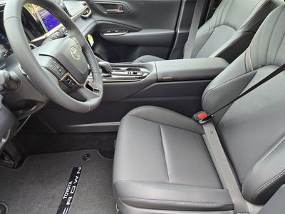 2026 Toyota Toyota Crown Signia — photo 8 view
