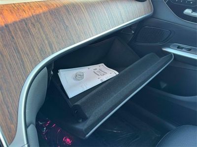 2025 Mercedes-Benz GLC — photo 32 view