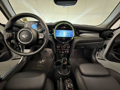 2023 MINI Hardtop 4 Door — photo 16 view