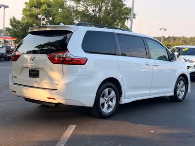 2020 Toyota Sienna LE - Photo 11