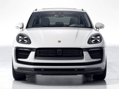 2026 Porsche Macan — photo 8 view
