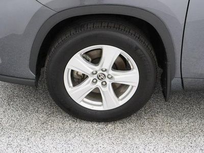 2025 Toyota Highlander AWD - Photo 11