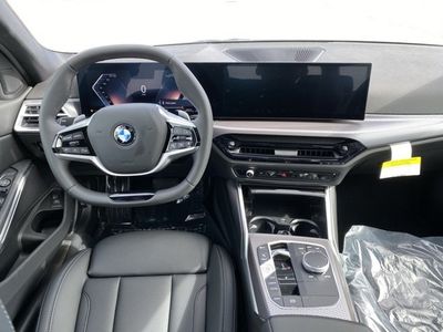 2025 BMW 3 Series - Photo 9