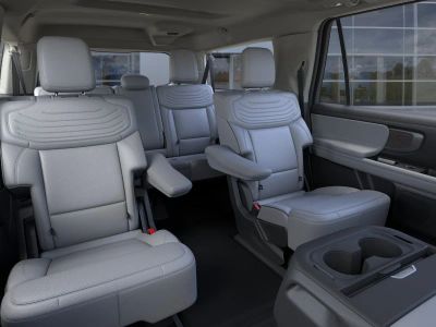 2026 Ford Expedition — photo 11 view