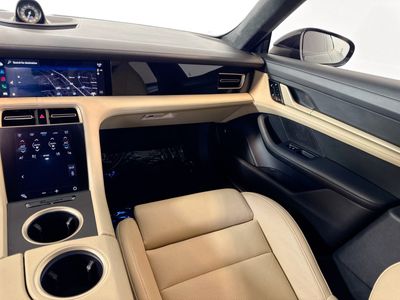 2020 Porsche Taycan — photo 21 view