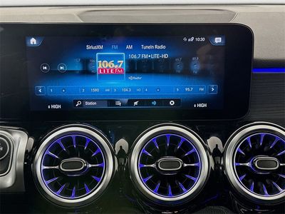 2023 Mercedes-Benz GLB — photo 11 view