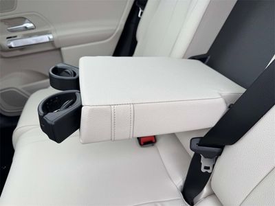 2026 Mercedes-Benz GLB — photo 32 view