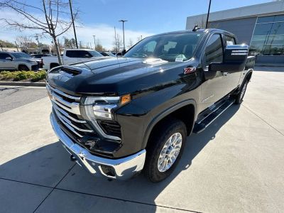 2025 Chevrolet Silverado 2500HD — detail view