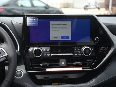 2026 Toyota Highlander Hybrid - Photo 9
