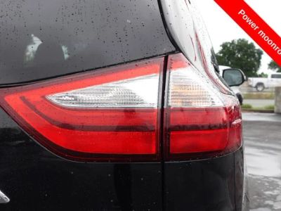 2017 Toyota Sienna - Photo 8