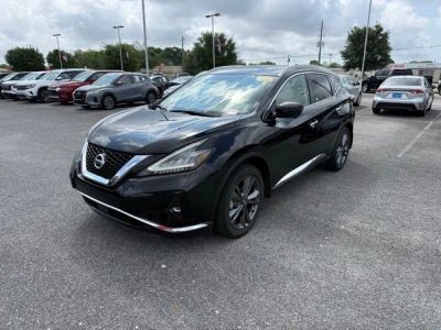 2020 Nissan Murano Platinum in Black — front three-quarter view