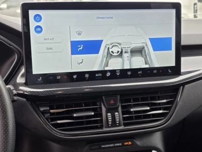2024 Ford Escape — photo 10 view