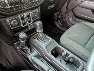 2021 Jeep Wrangler - Photo 17