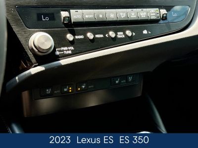 2023 Lexus ES - Photo 33