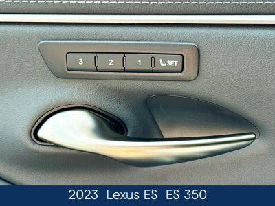 2023 Lexus ES - Photo 18