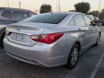 2011 Hyundai Sonata - Photo 4