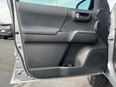 2022 Toyota Tacoma - Photo 12