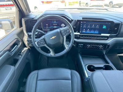 2025 Chevrolet Silverado 2500HD — photo 11 view