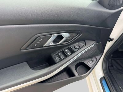 2025 BMW 3 Series - Photo 11