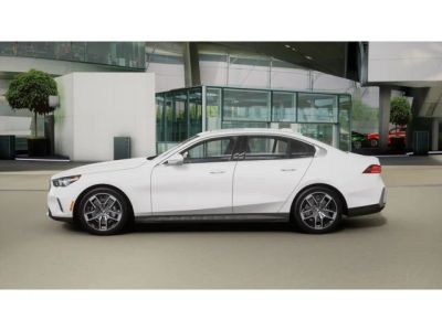 2027 BMW 5 Series - Photo 4