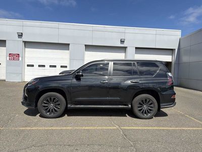 2023 Lexus GX 460 - Photo 2