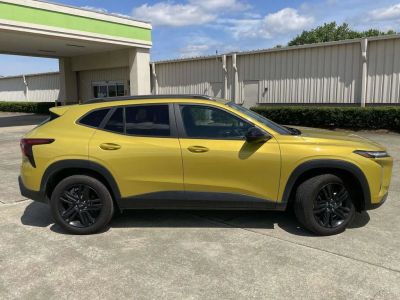 2024 Chevrolet Trax - Photo 2