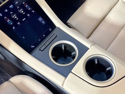 2020 Porsche Taycan — photo 19 view