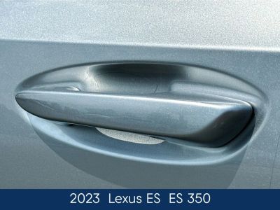 2023 Lexus ES - Photo 13