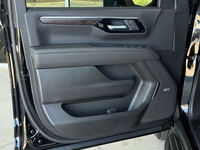 2026 Chevrolet Suburban LT - Photo 25