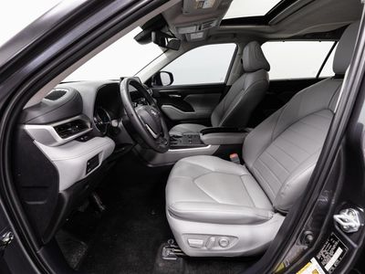 2025 Toyota Highlander Hybrid — interior view