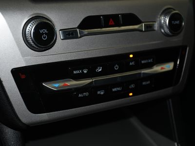 2022 Ford Explorer — photo 13 view