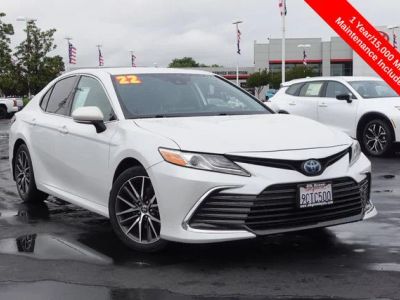 2022 Toyota Camry Hybrid - Photo 2