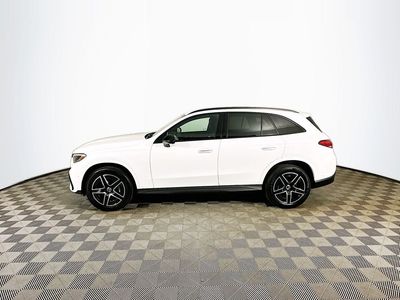 2025 Mercedes-Benz GLC - Photo 4