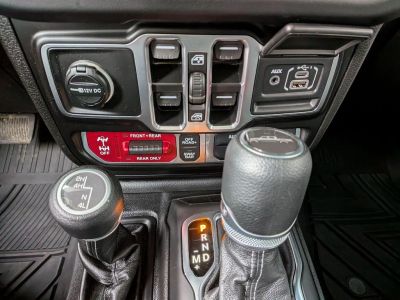 2025 Jeep Gladiator - Photo 17