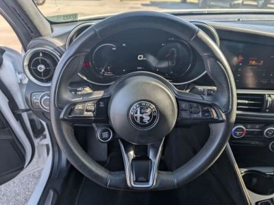2024 Alfa Romeo Giulia — photo 11 view