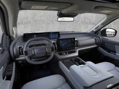 2026 Ford Expedition — photo 9 view