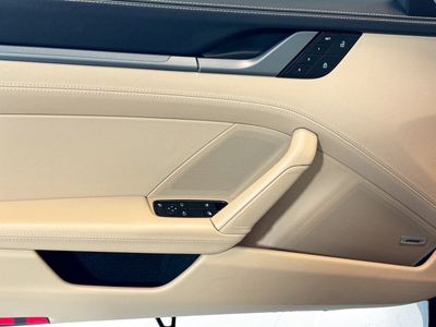 2024 Porsche 911 — photo 11 view