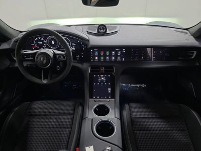 2025 Porsche Taycan Cross Turismo — photo 13 view