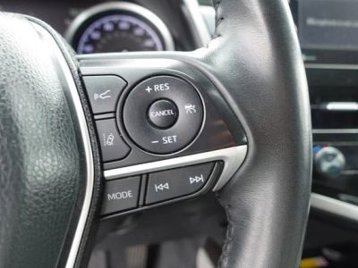 2022 Toyota Camry Hybrid - Photo 16
