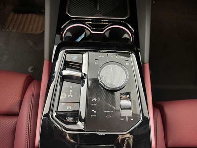 2026 BMW i5 — photo 16 view