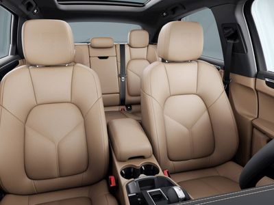 2026 Porsche Macan — photo 10 view