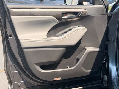 2023 Toyota Highlander Limited - Photo 28