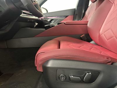 2026 BMW i5 — photo 12 view