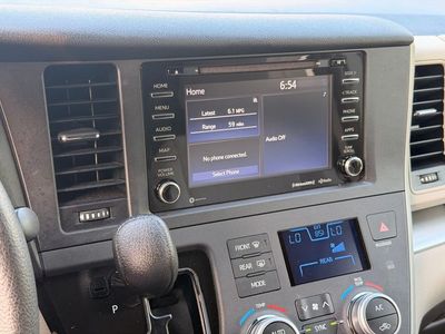 2020 Toyota Sienna LE - Photo 28