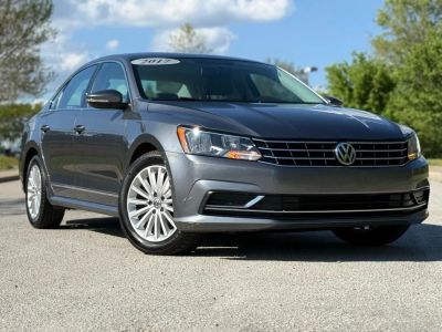 2017 Volkswagen Passat - Photo 1